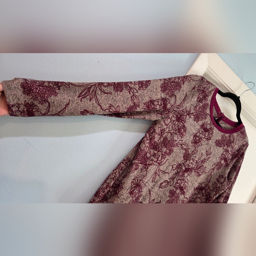 Women's St. John's Bay Pullover Sweater in Gray and Burgundy, Size M - Picture 6 of 14